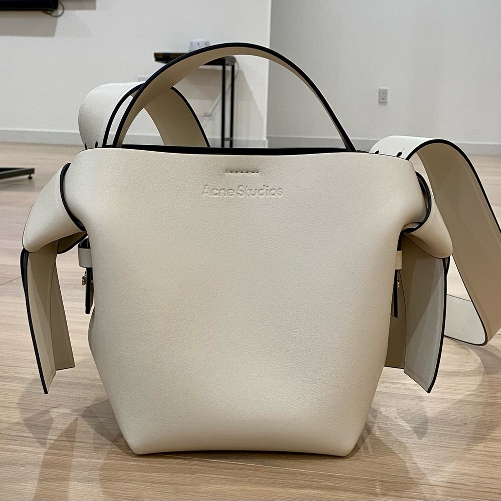 ! ACNE STUDIOS MUSUBI MINI SHOULDER BAG 
NWOT!